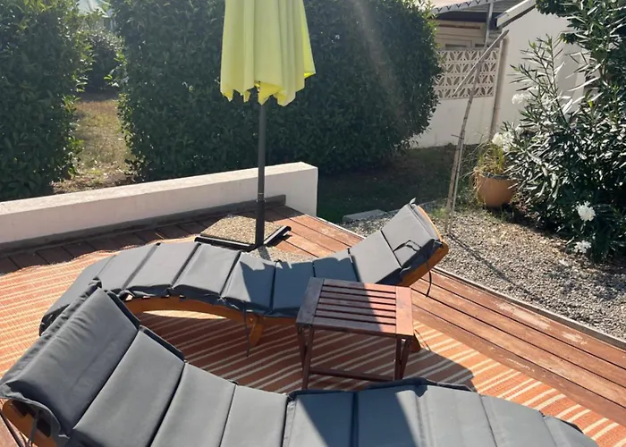 Helles Freundliche Fuer Naturisten Fkk Auf Korsika بيت للعطل Linguizzetta